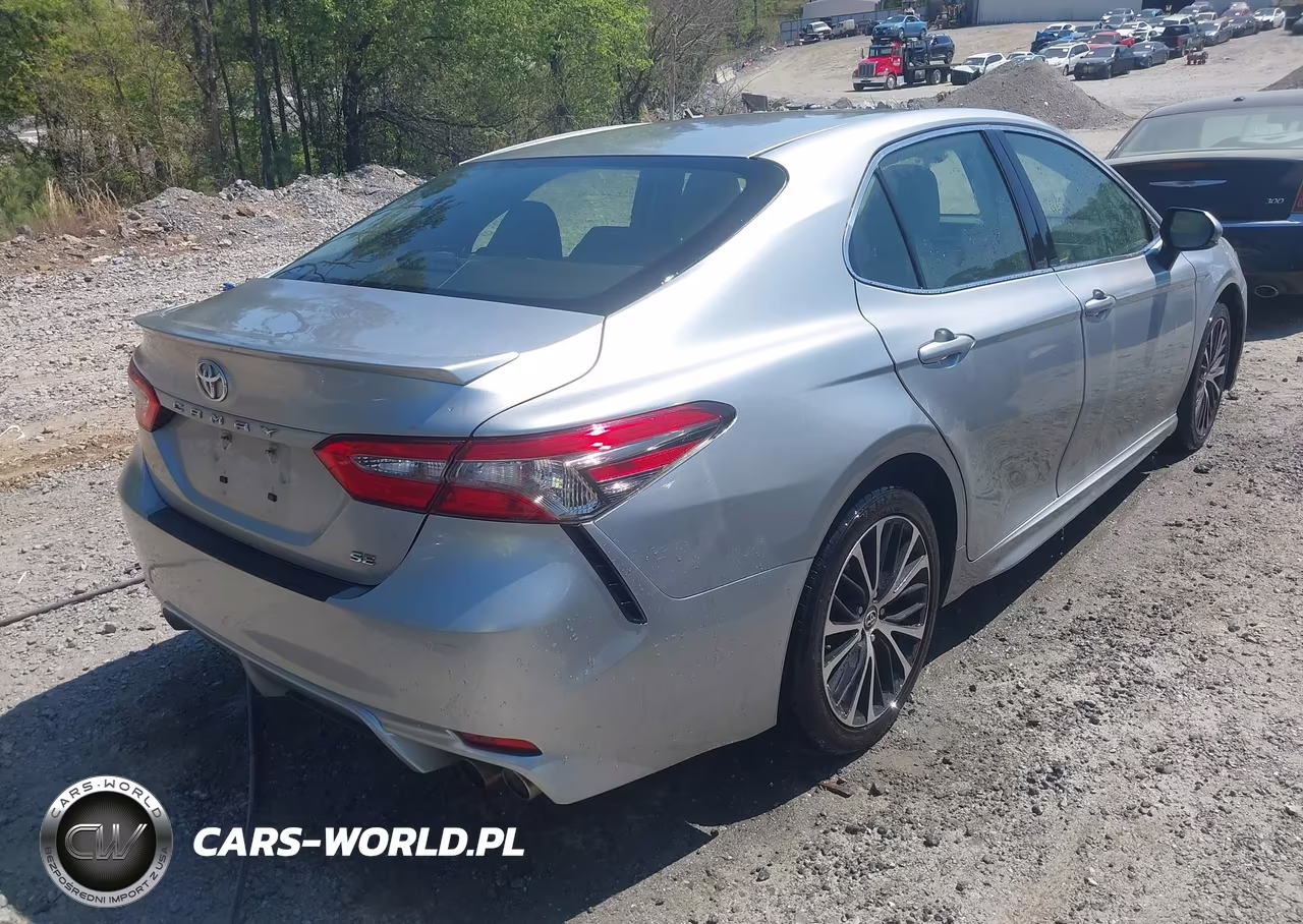 2018 Toyota Camry Se VIN:JTNB11HK4J3019325 - 4