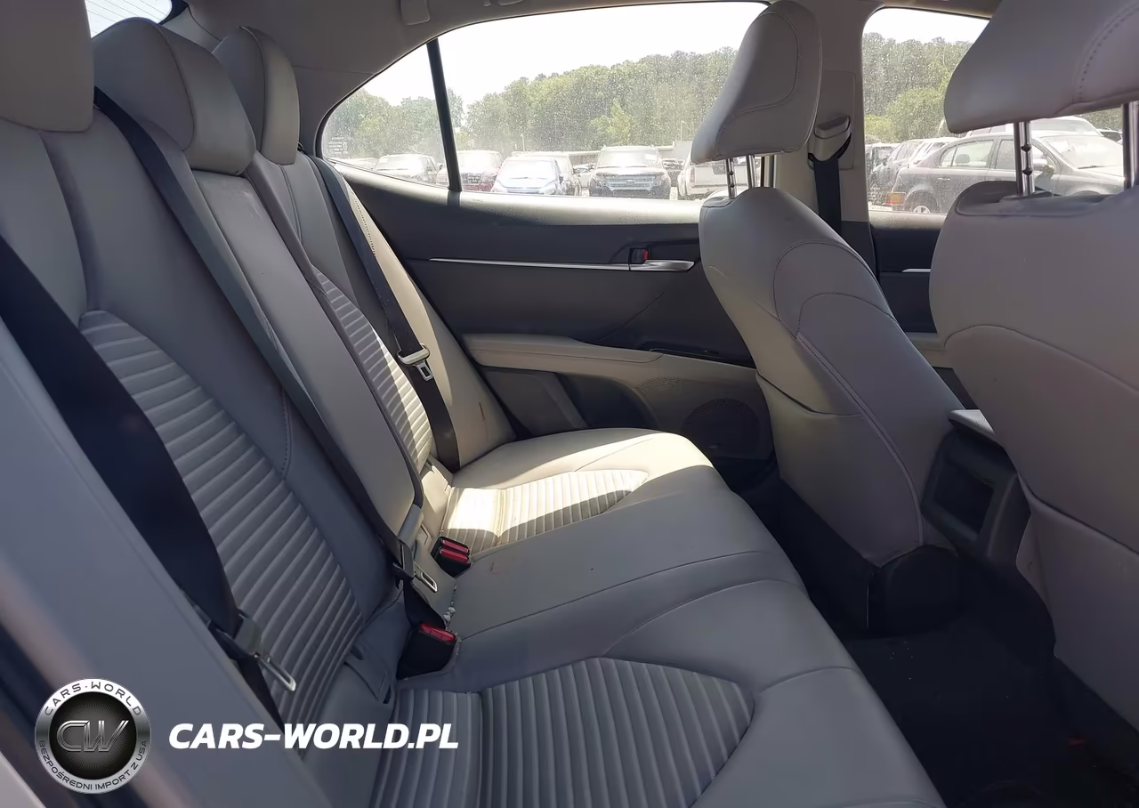 2018 Toyota Camry Se VIN:JTNB11HK4J3019325 - 8