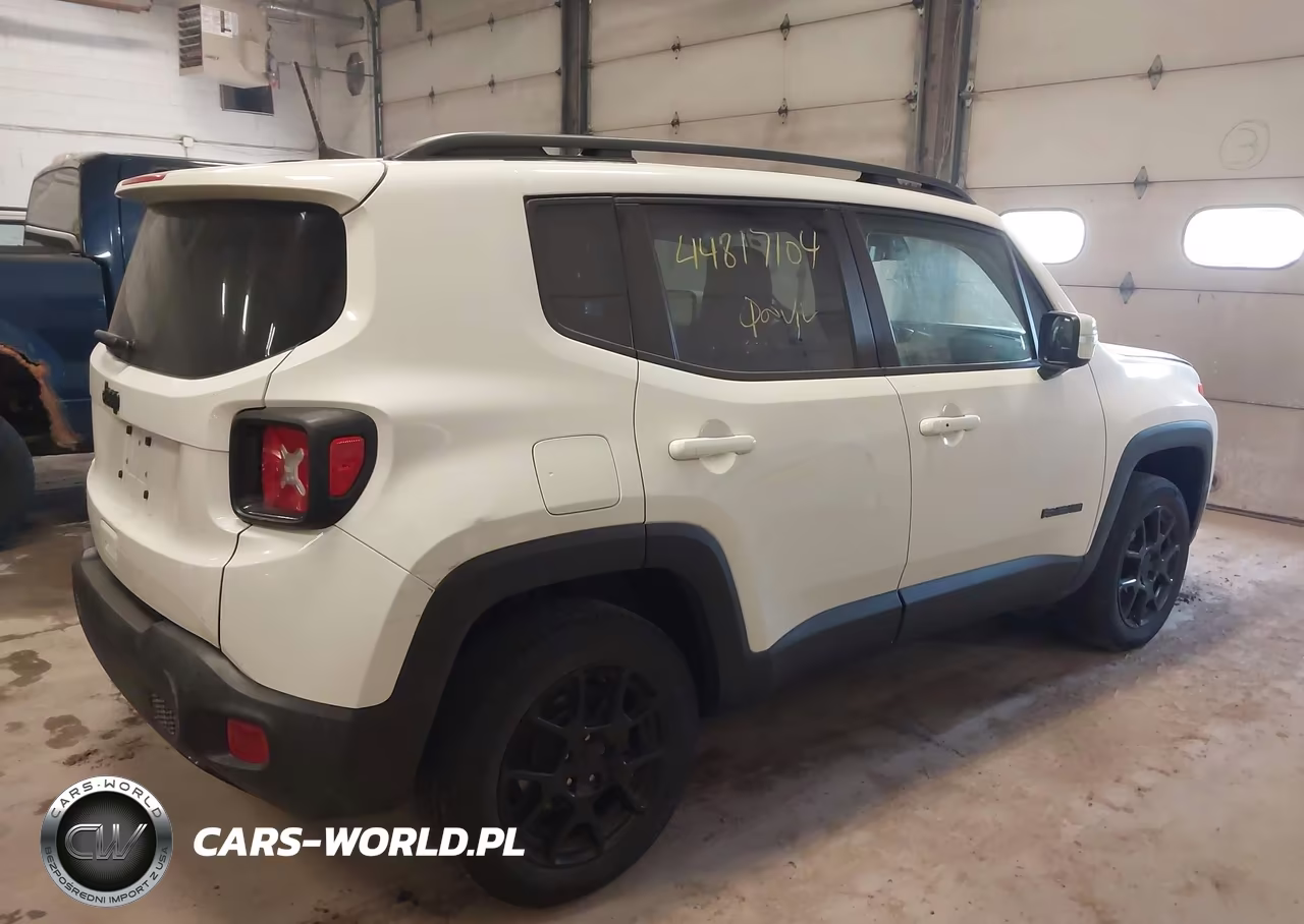 2019 Jeep Renegade Altitude 4X4 VIN:ZACNJBBB4KPK20832 - 4