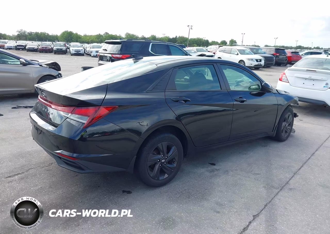 2022 Hyundai Elantra Sel VIN:5NPLM4AG0NH068149 - 4