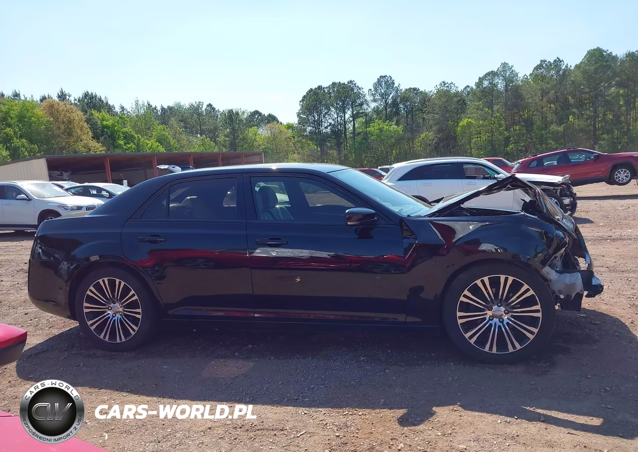 2015 Chrysler 300 300S VIN:2C3CCABG6FH766358 - 13