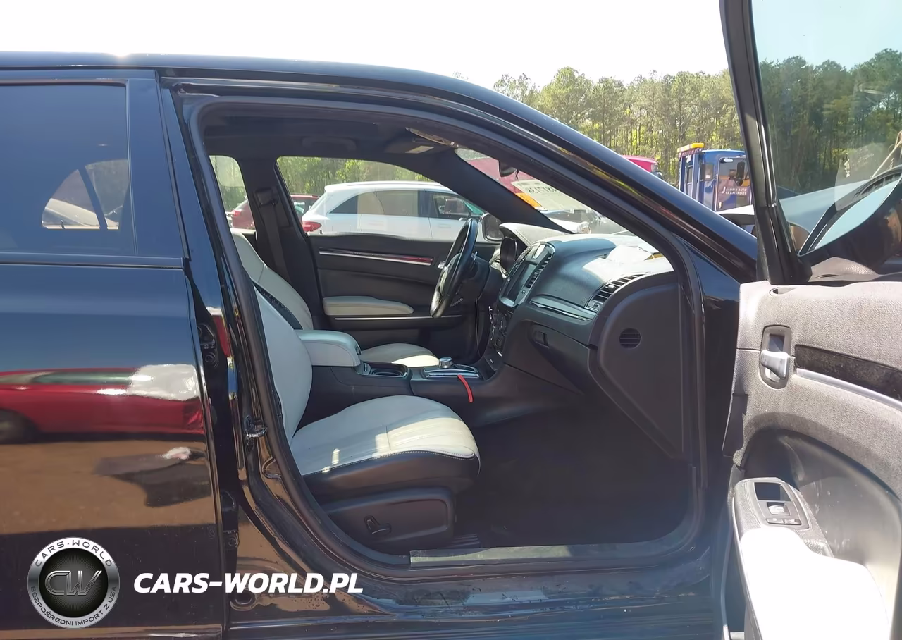 2015 Chrysler 300 300S VIN:2C3CCABG6FH766358 - 5
