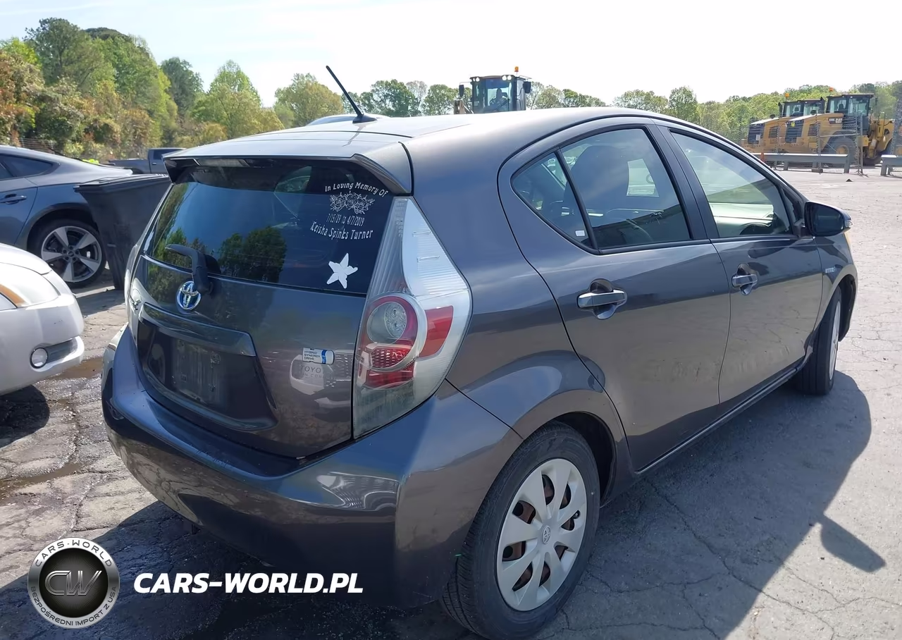 2012 Toyota Prius C Two VIN:JTDKDTB38C1524078 - 4