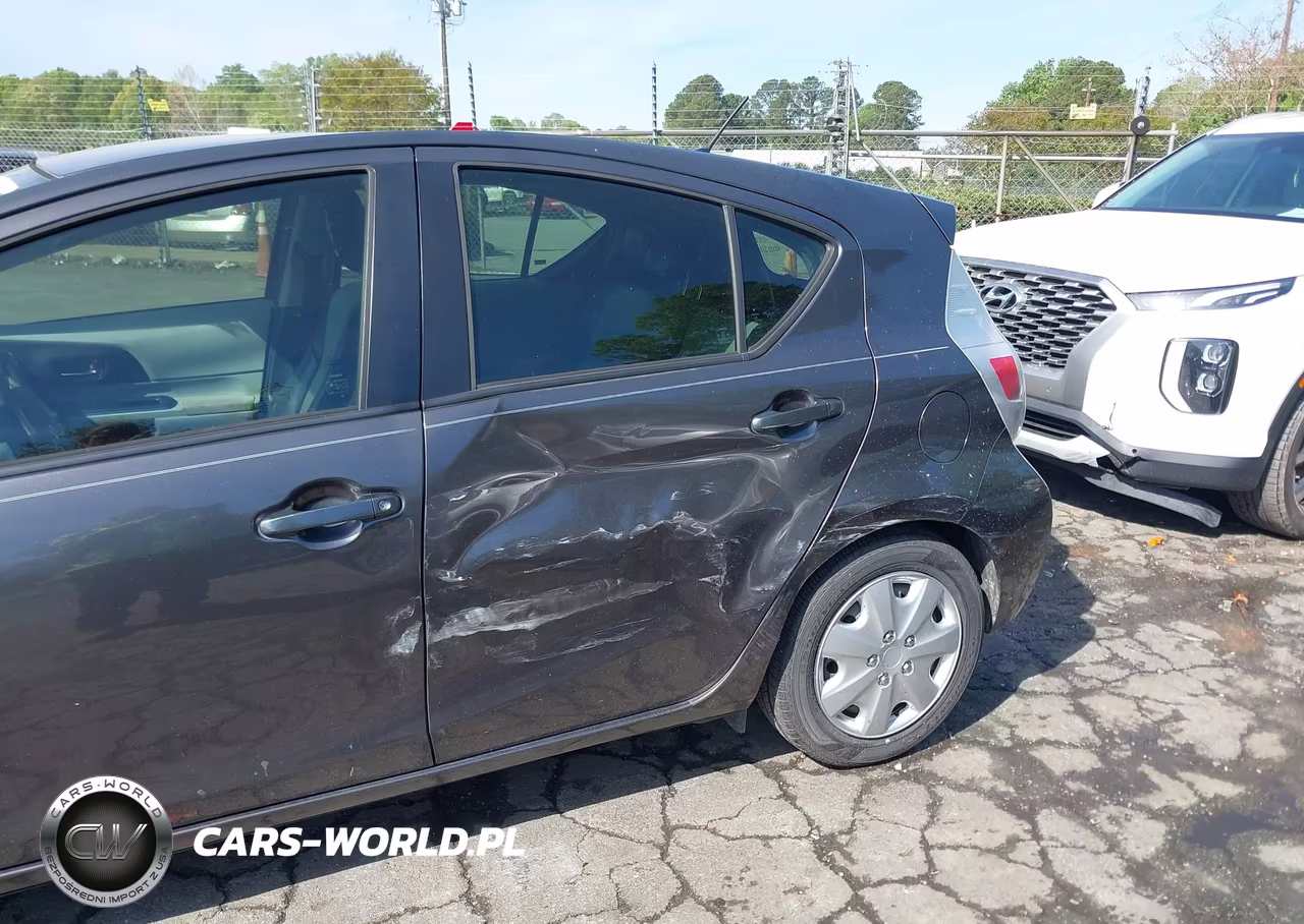 2012 Toyota Prius C Two VIN:JTDKDTB38C1524078 - 6