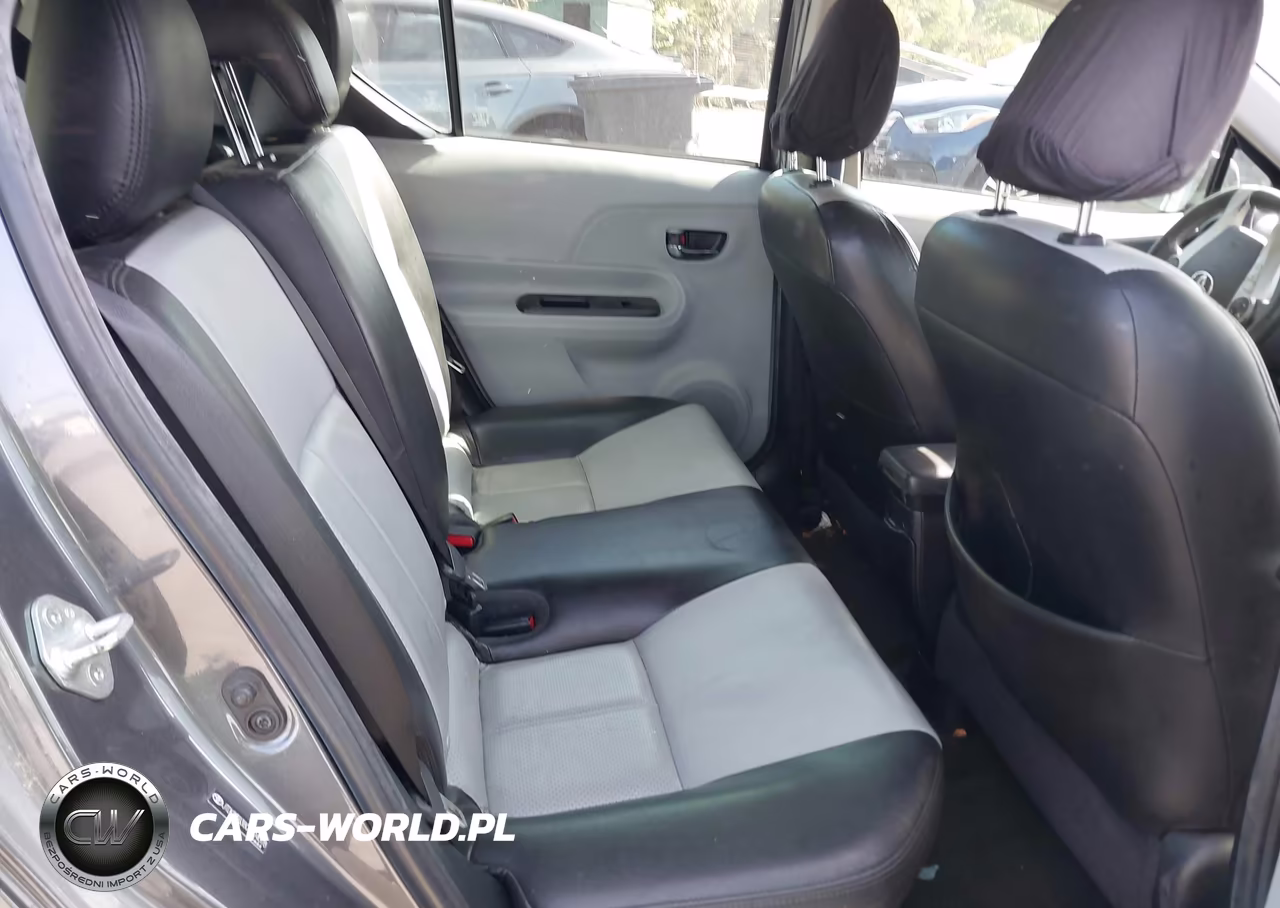 2012 Toyota Prius C Two VIN:JTDKDTB38C1524078 - 8