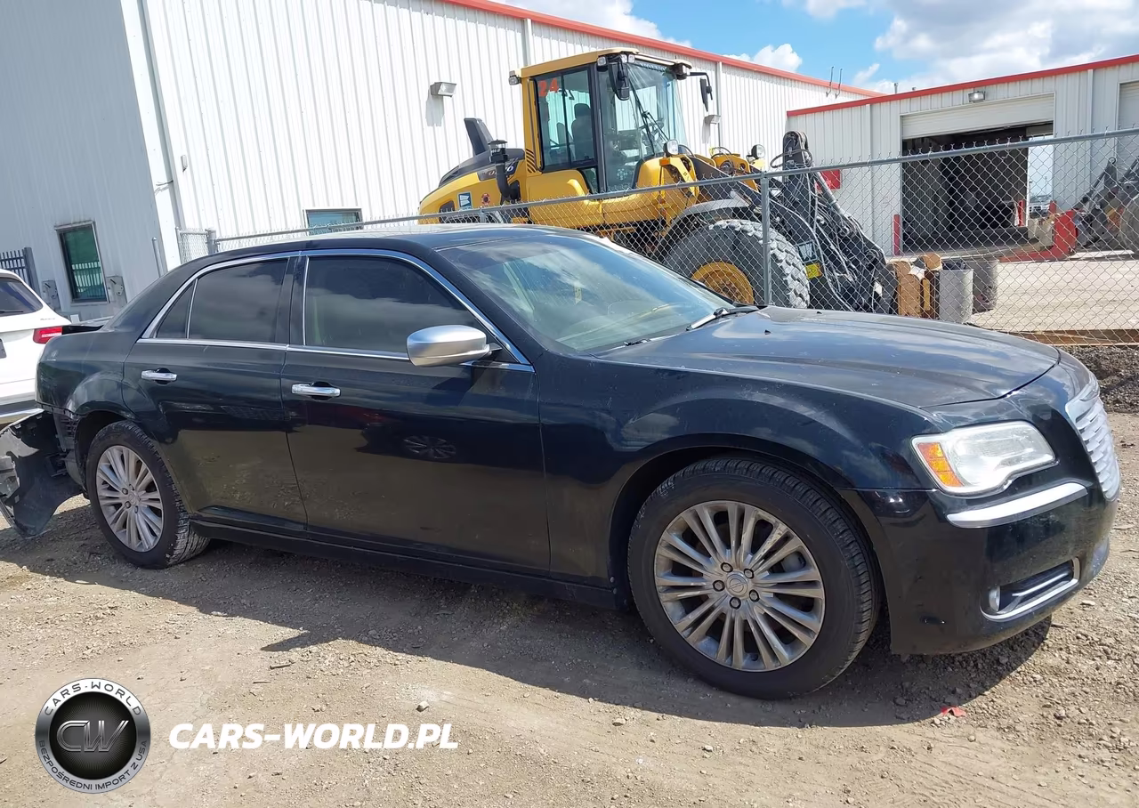 2013 Chrysler 300C Luxury VIN:2C3CCAST1DH621805 - 13