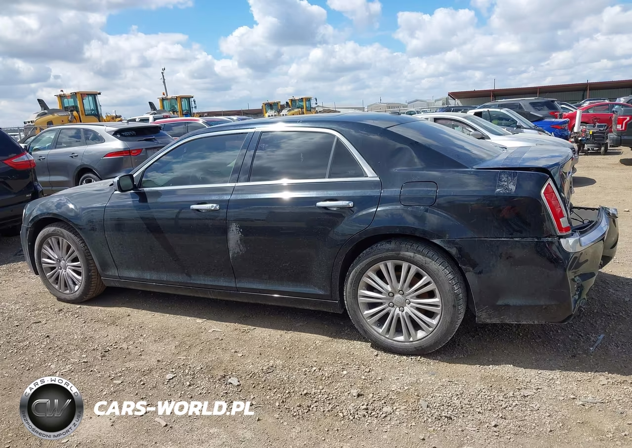 2013 Chrysler 300C Luxury VIN:2C3CCAST1DH621805 - 14