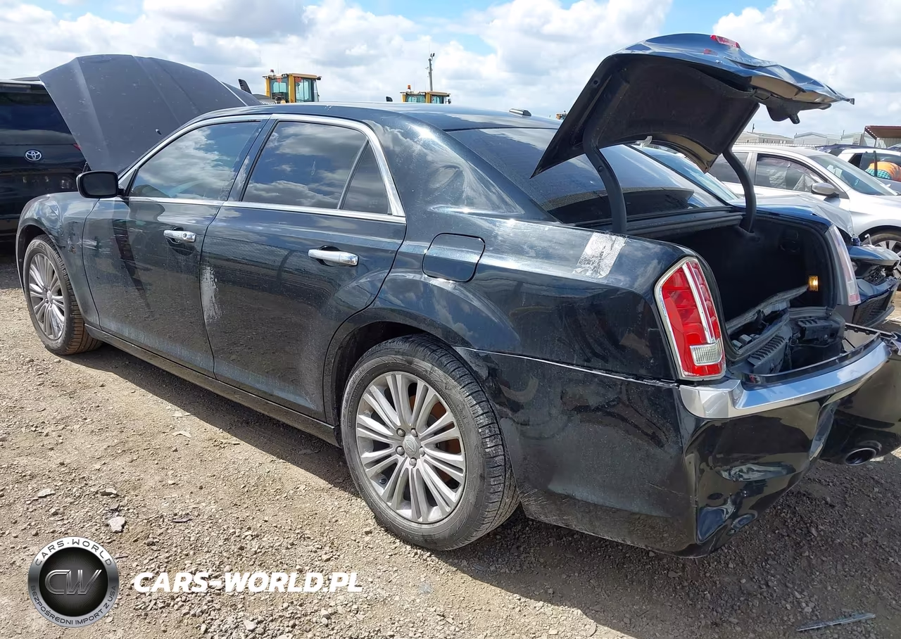 2013 Chrysler 300C Luxury VIN:2C3CCAST1DH621805 - 3