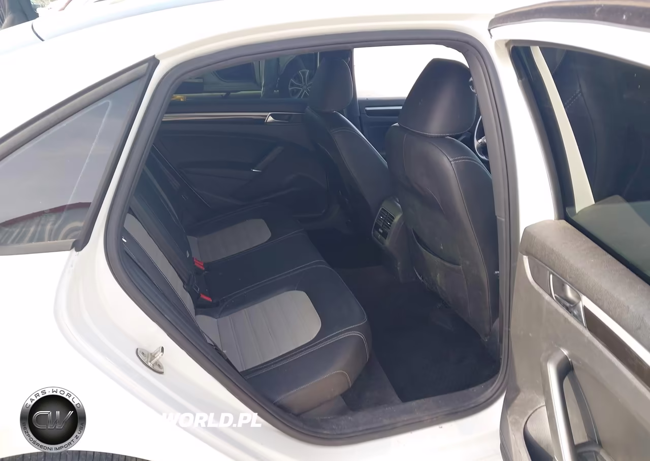 2018 Volkswagen Passat 3.6L V6 Gt VIN:1VWJM7A35JC040002 - 8