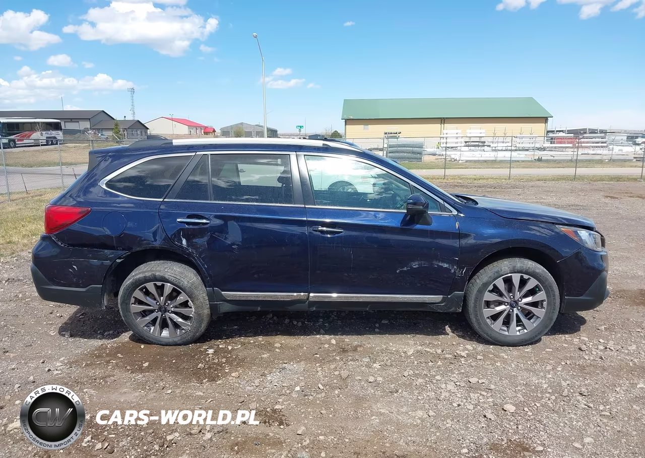 2018 Subaru Outback 3.6R Touring VIN:4S4BSETC0J3226685 - 13