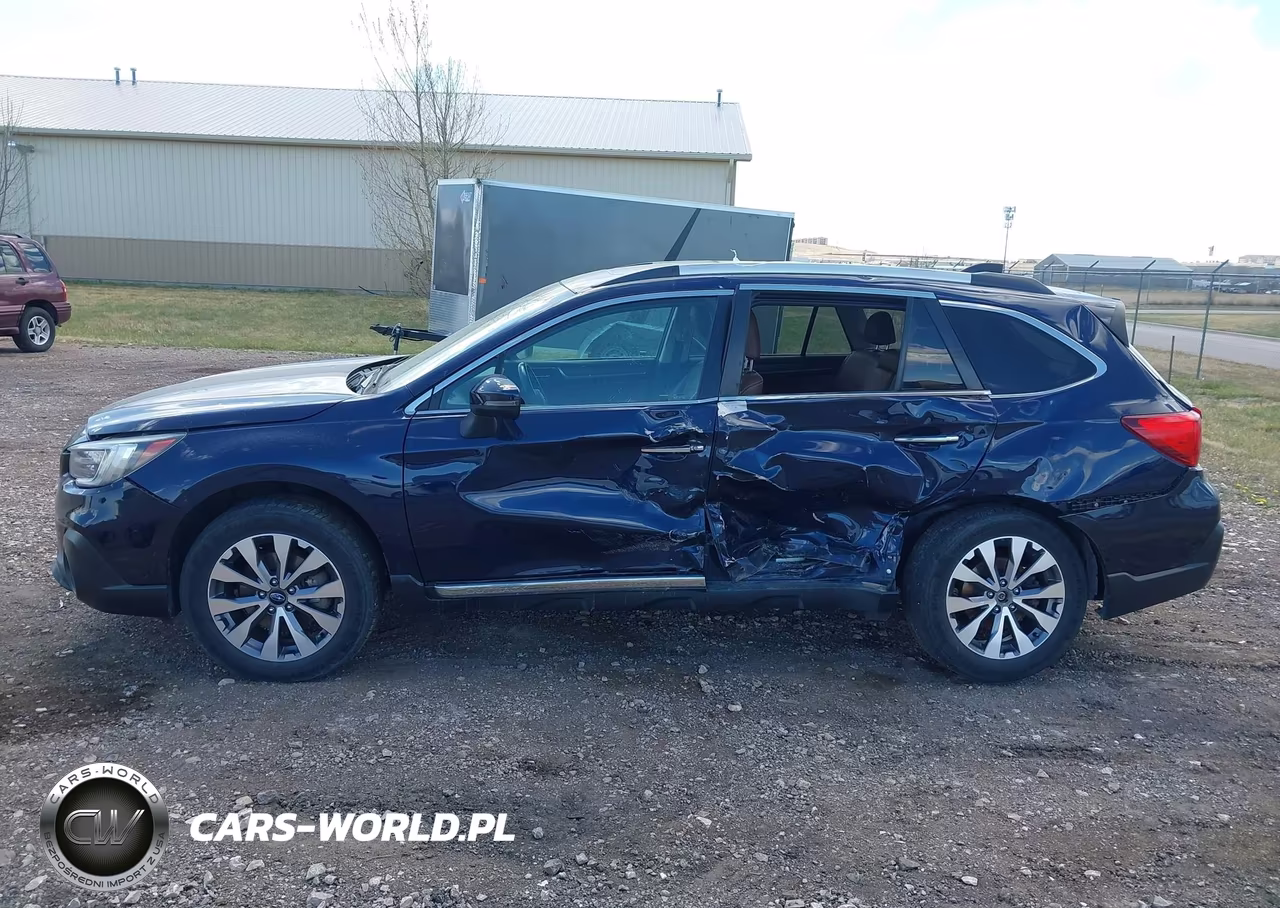 2018 Subaru Outback 3.6R Touring VIN:4S4BSETC0J3226685 - 14