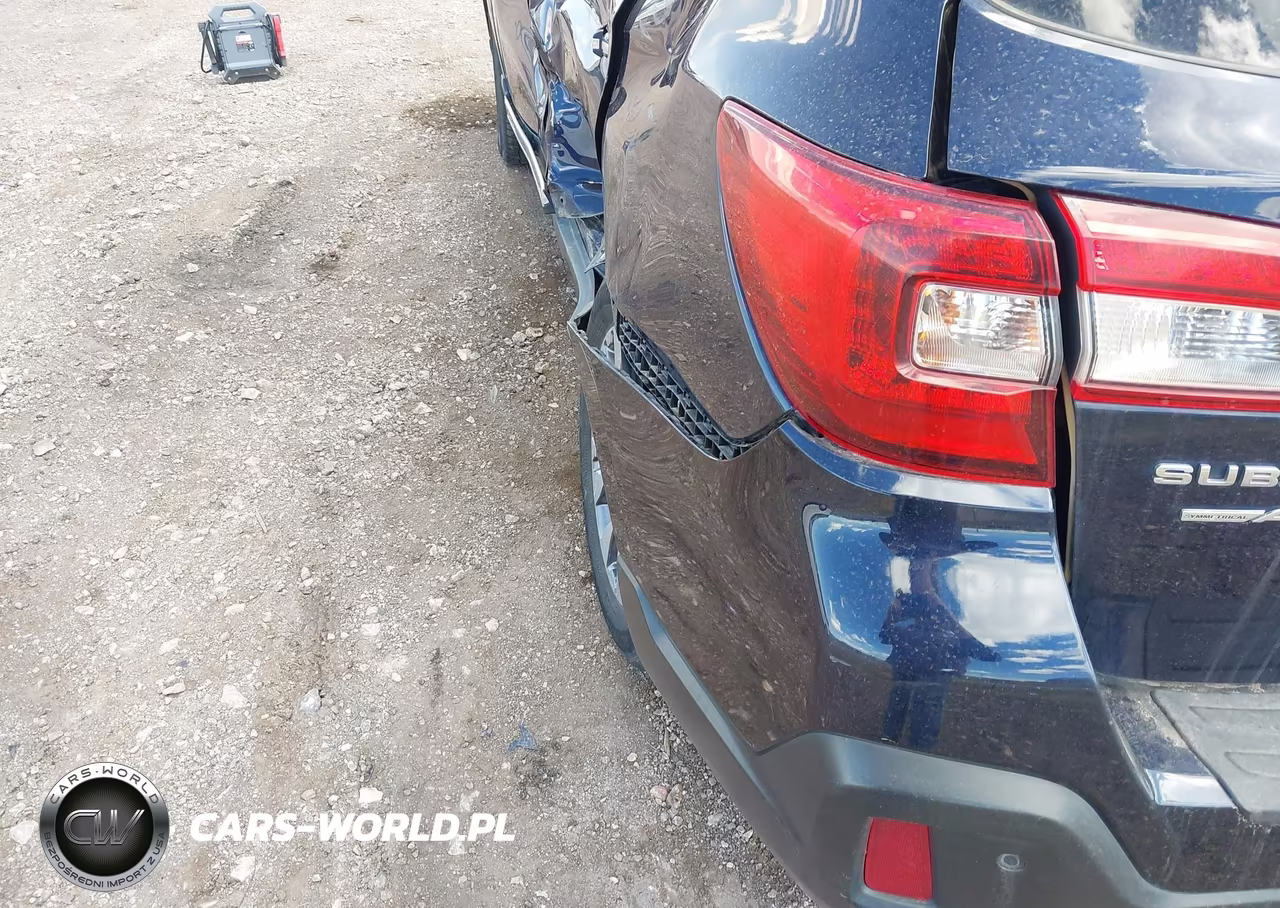 2018 Subaru Outback 3.6R Touring VIN:4S4BSETC0J3226685 - 17