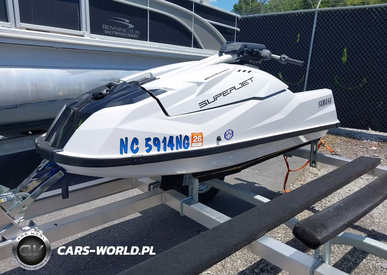 2024 Yamaha Superjet VIN:YAMAH0063D424 - 2