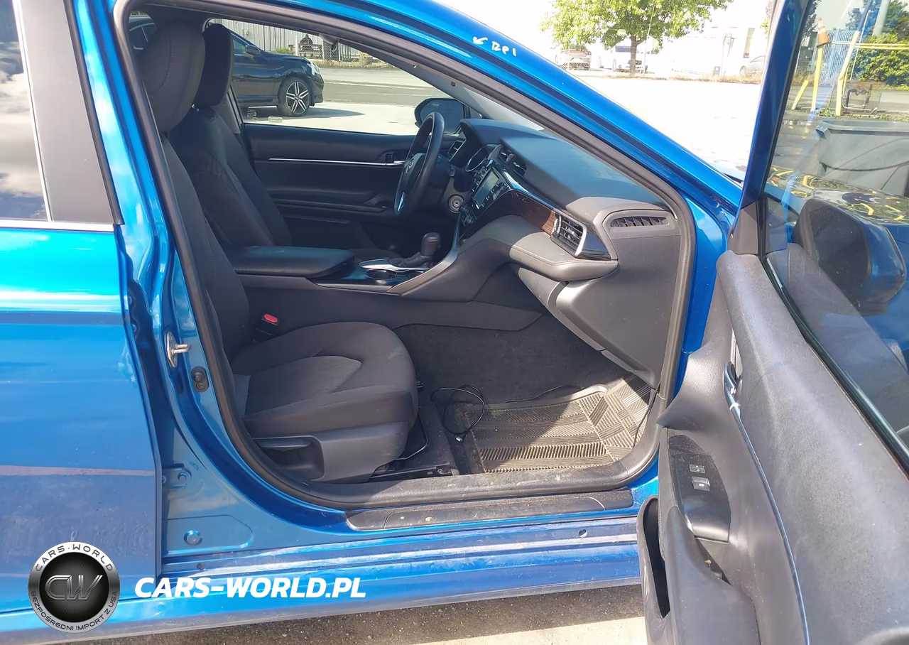 2020 Toyota Camry Le VIN:4T1C11AK9LU338604 - 5