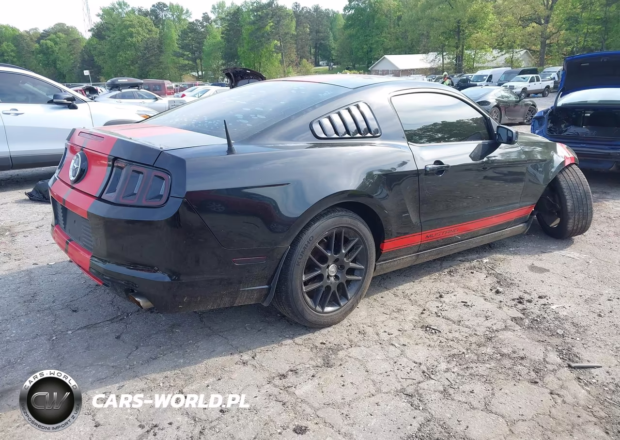 2014 Ford Mustang V6 VIN:1ZVBP8AMXE5273183 - 4