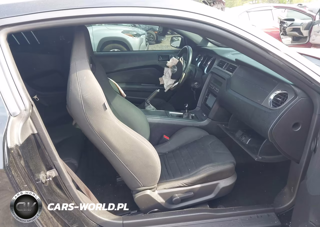 2014 Ford Mustang V6 VIN:1ZVBP8AMXE5273183 - 5