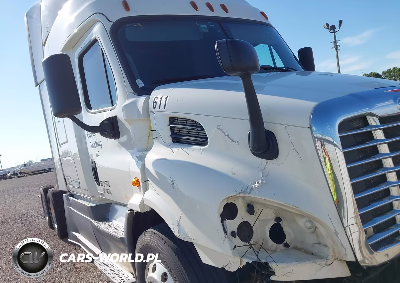 2018 Freightliner Cascadia 113