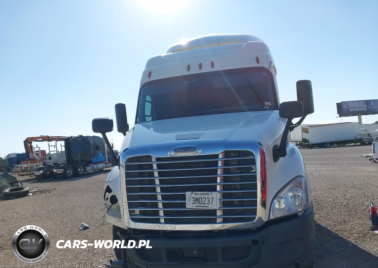 2018 Freightliner Cascadia 113 VIN:3AKJGHDV6JSKA5612 - 12