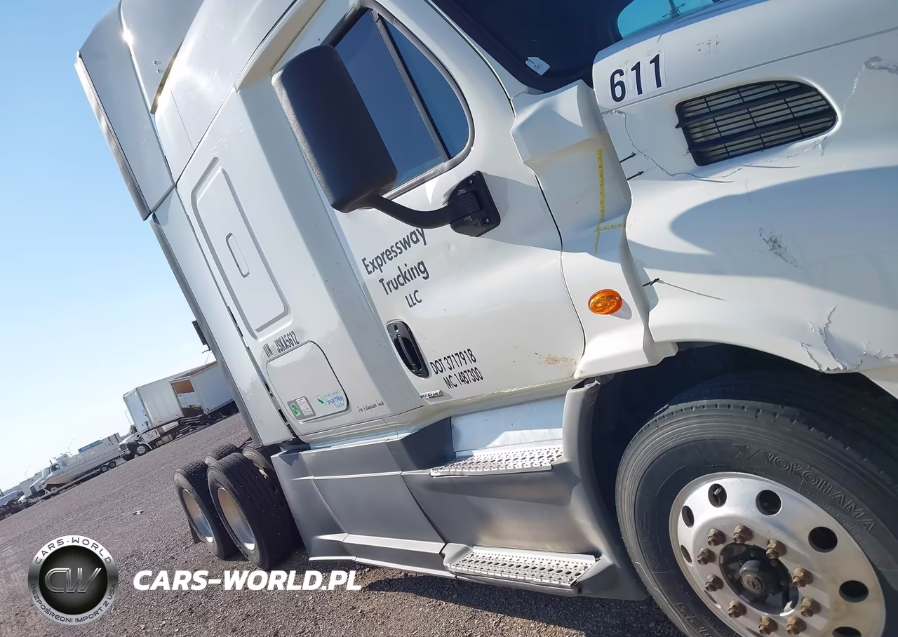 2018 Freightliner Cascadia 113 VIN:3AKJGHDV6JSKA5612 - 13