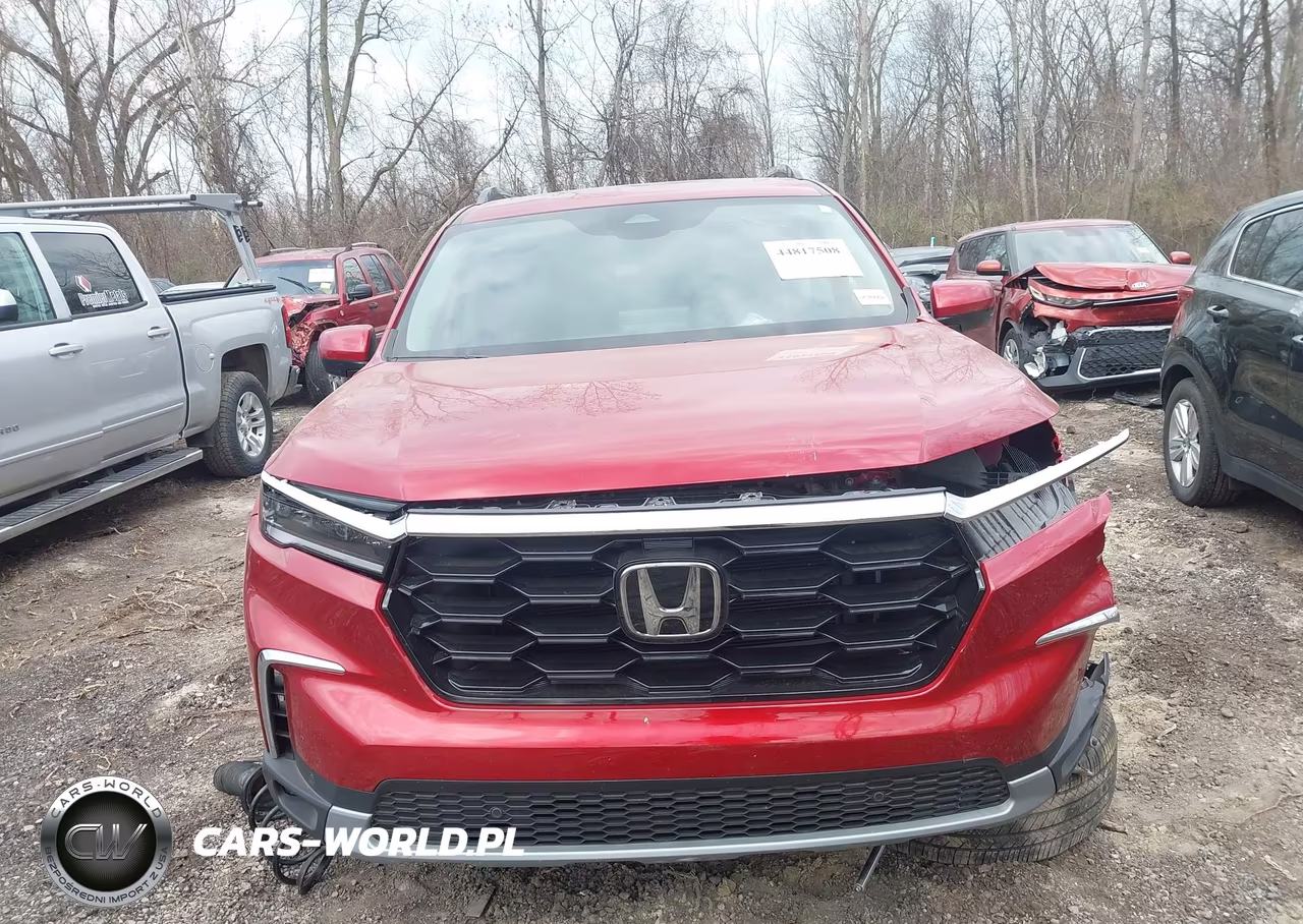 2025 Honda Pilot Touring VIN:5FNYG1H7XSB116493 - 13