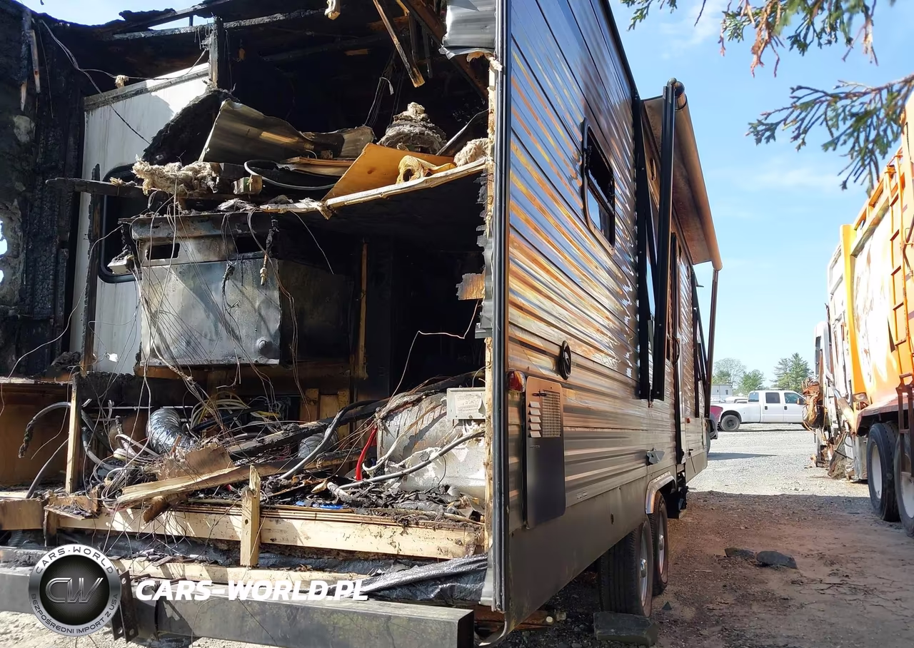 2018 Coachmen 283Rks VIN:5ZT2CATB1KX013741 - 4