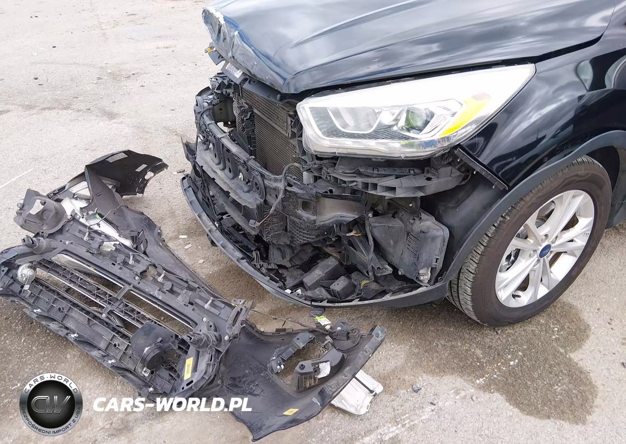 2017 Ford Escape Se VIN:1FMCU0G95HUE51656 - 6