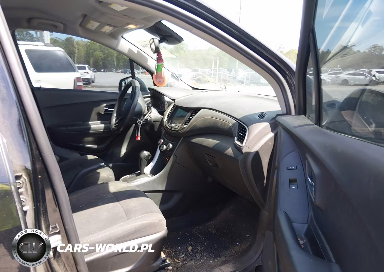 2019 Chevrolet Trax Ls VIN:3GNCJKSB3KL134325 - 5