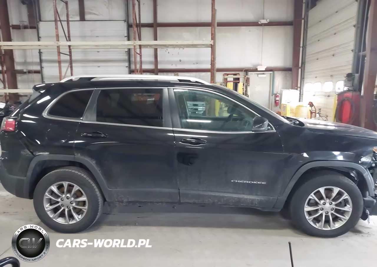 2019 Jeep Cherokee Latitude Plus 4X4 VIN:1C4PJMLX4KD156243 - 13