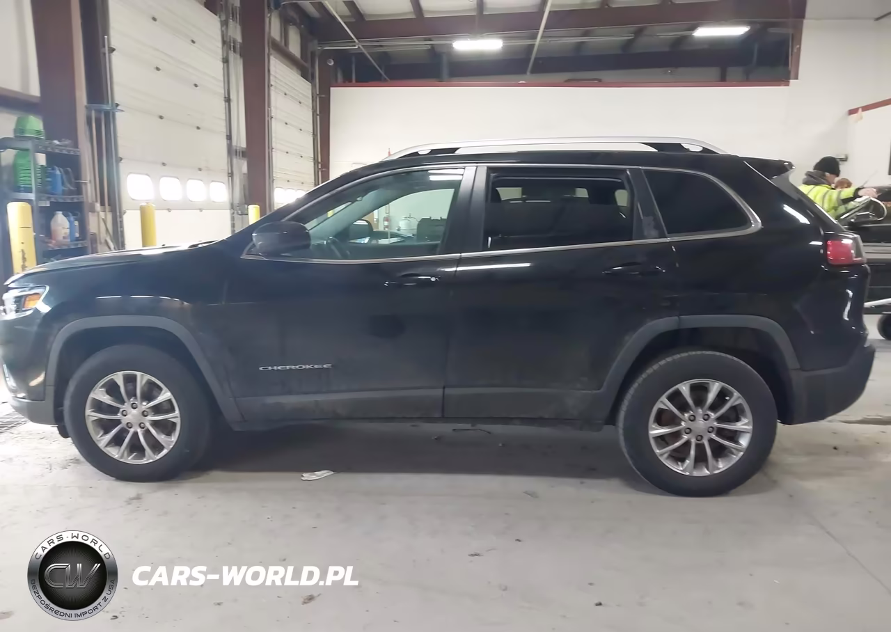 2019 Jeep Cherokee Latitude Plus 4X4 VIN:1C4PJMLX4KD156243 - 14