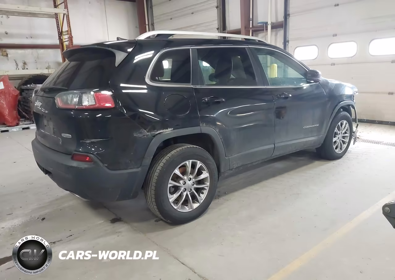 2019 Jeep Cherokee Latitude Plus 4X4 VIN:1C4PJMLX4KD156243 - 4
