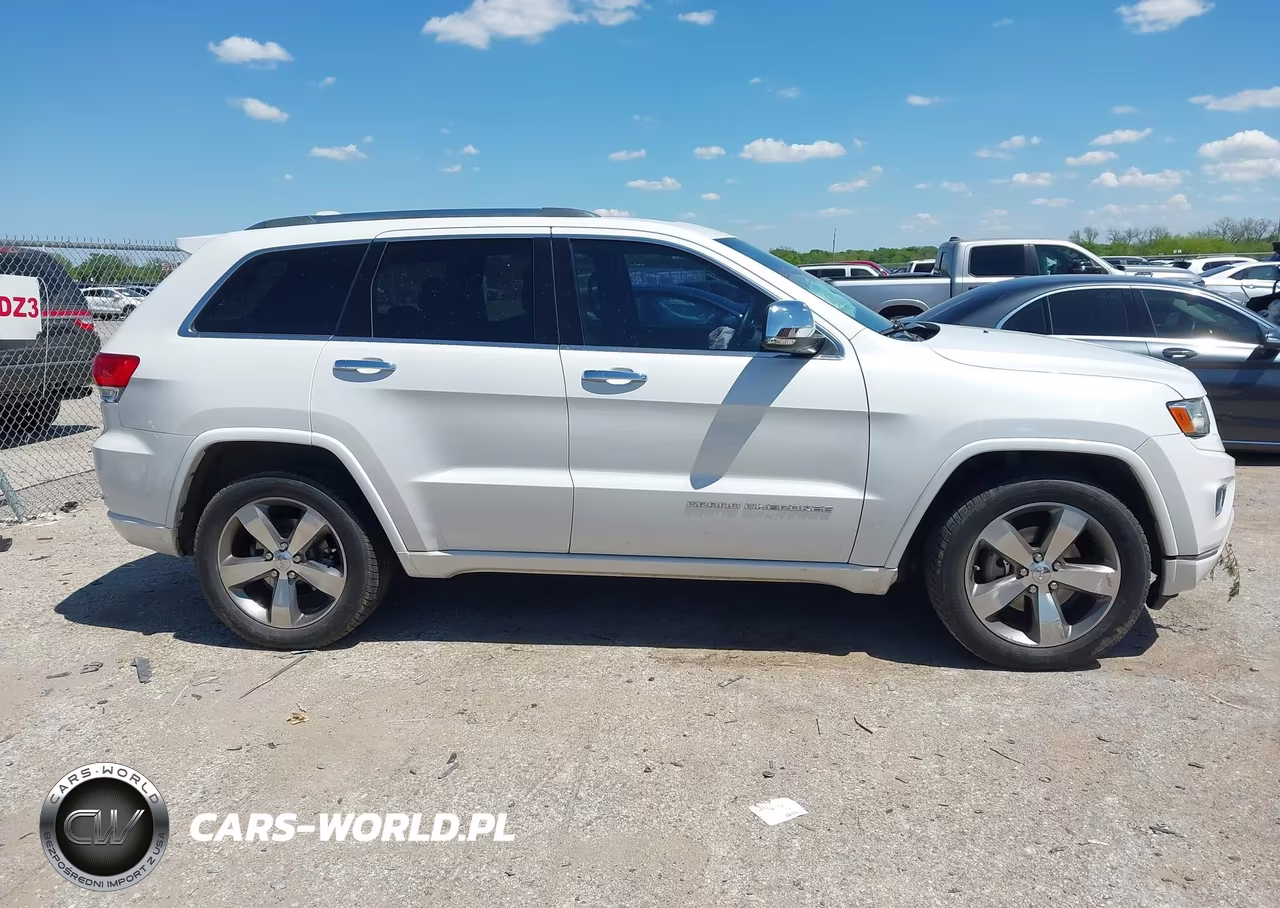 2016 Jeep Grand Cherokee Overland VIN:1C4RJECG3GC500009 - 13