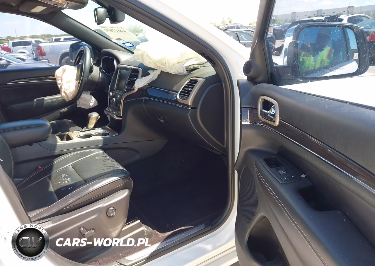 2016 Jeep Grand Cherokee Overland VIN:1C4RJECG3GC500009 - 5
