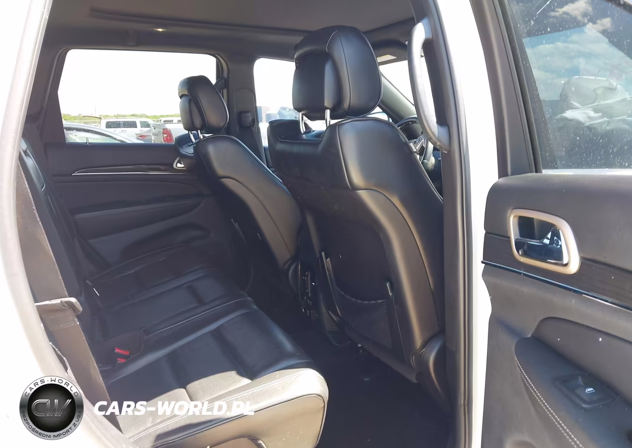 2016 Jeep Grand Cherokee Overland VIN:1C4RJECG3GC500009 - 8