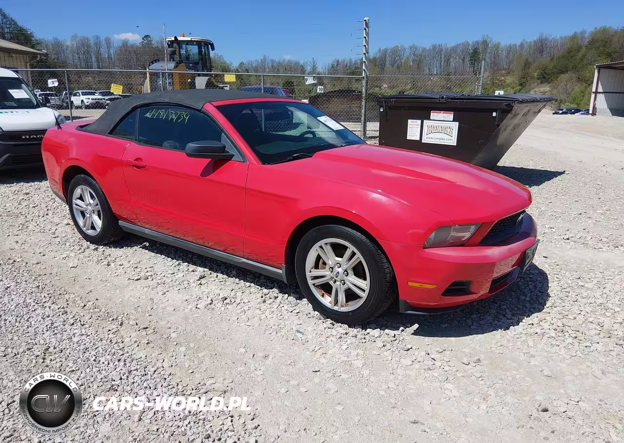 2010 Ford Mustang V6-V6 Premium