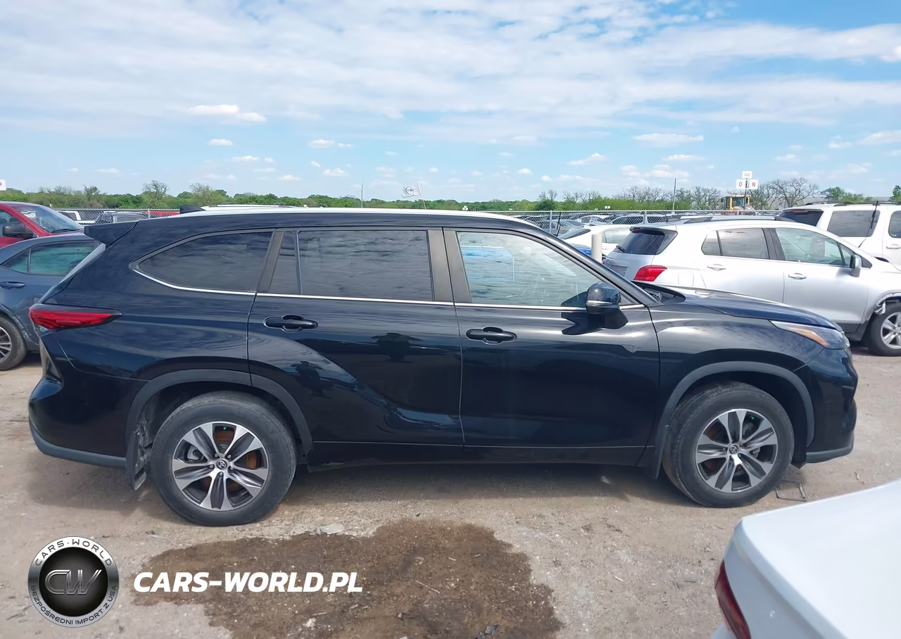 2023 Toyota Highlander Hybrid Xle VIN:5TDKARAHXPS520633 - 13