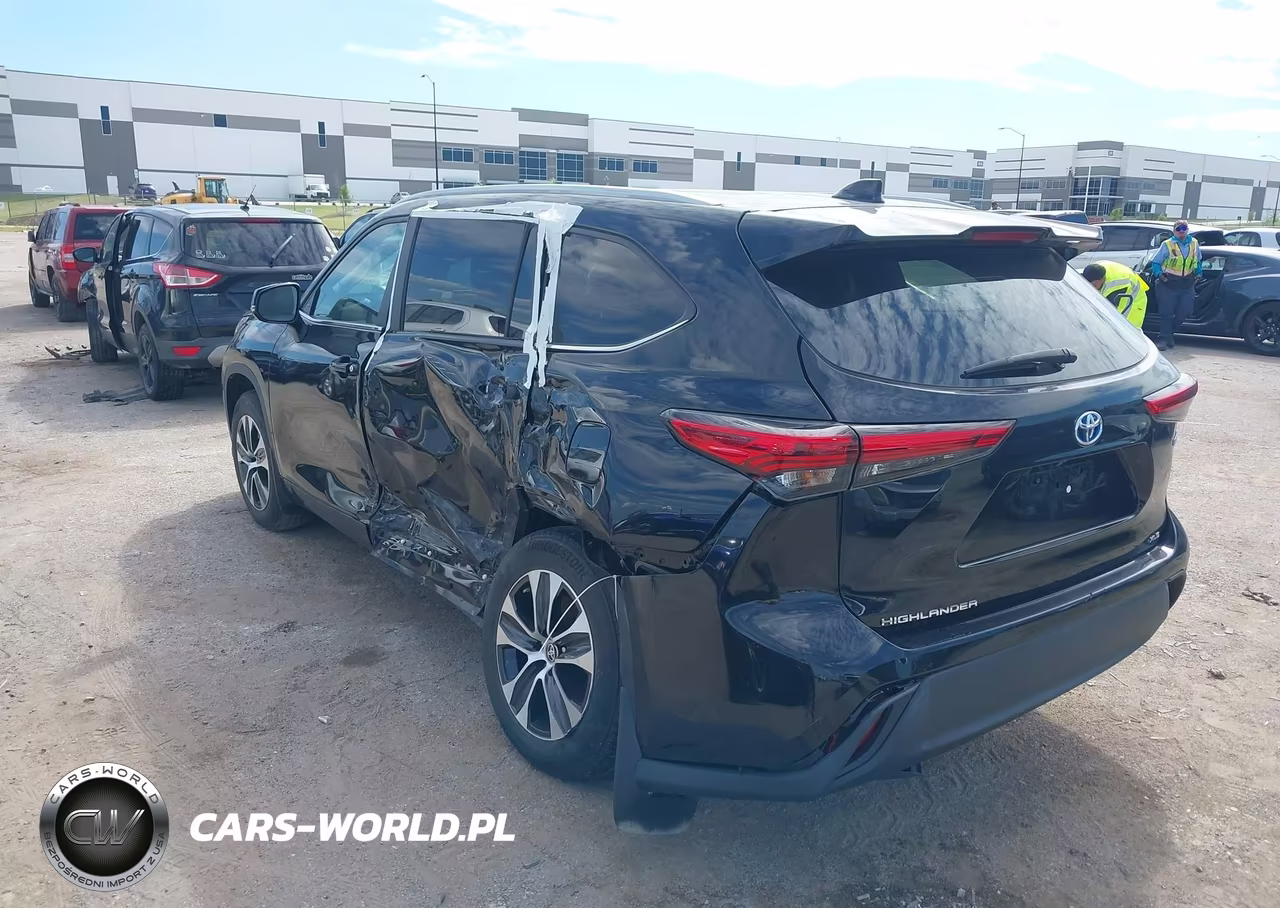 2023 Toyota Highlander Hybrid Xle VIN:5TDKARAHXPS520633 - 3