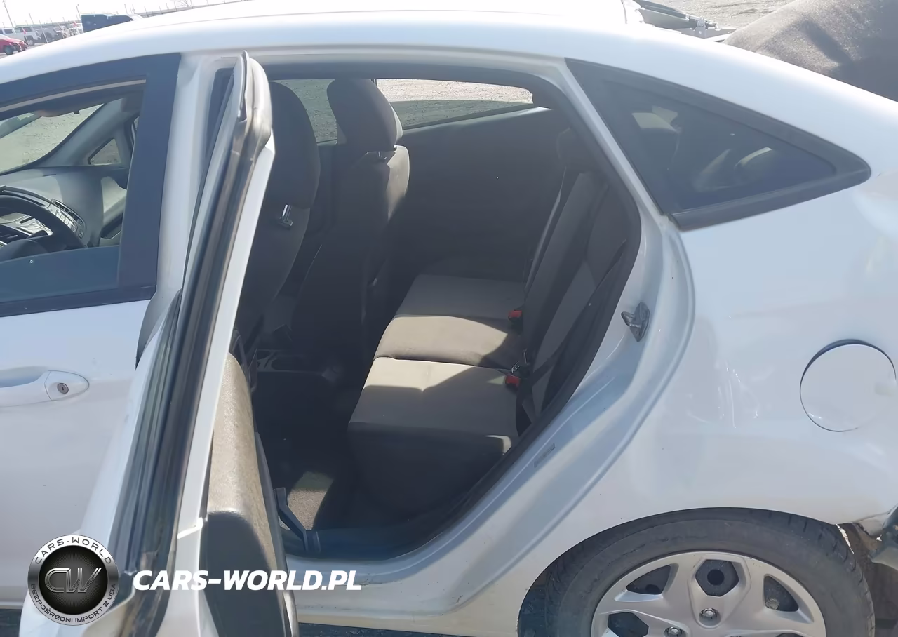 2015 Ford Fiesta S VIN:3FADP4AJ4FM202606 - 8