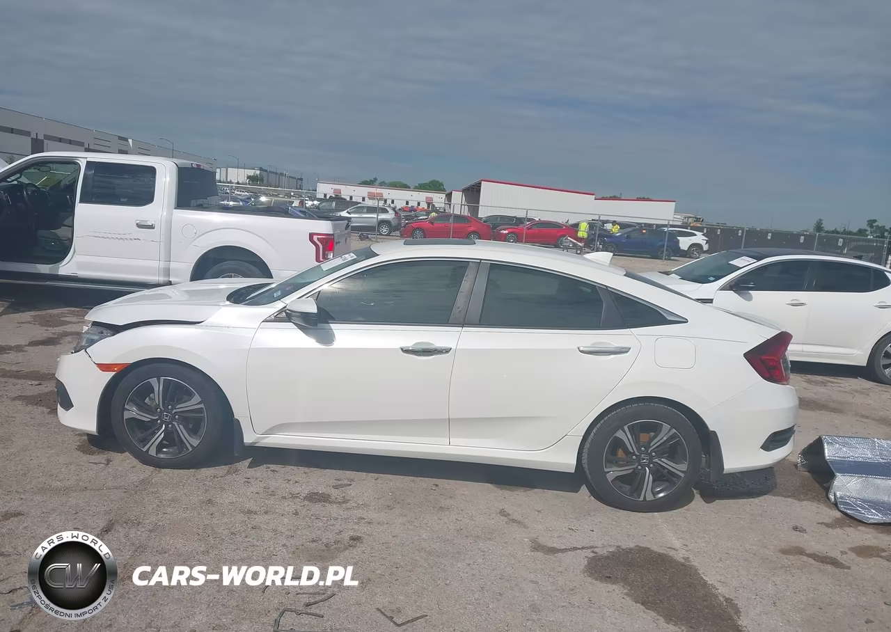 2018 Honda Civic Touring VIN:JHMFC1F99JX008764 - 13