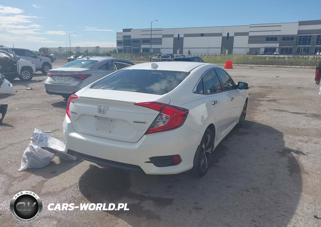 2018 Honda Civic Touring VIN:JHMFC1F99JX008764 - 4