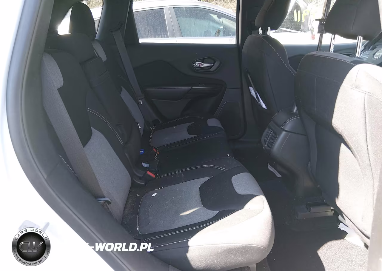 2014 Jeep Cherokee Latitude VIN:1C4PJMCS9EW126104 - 8