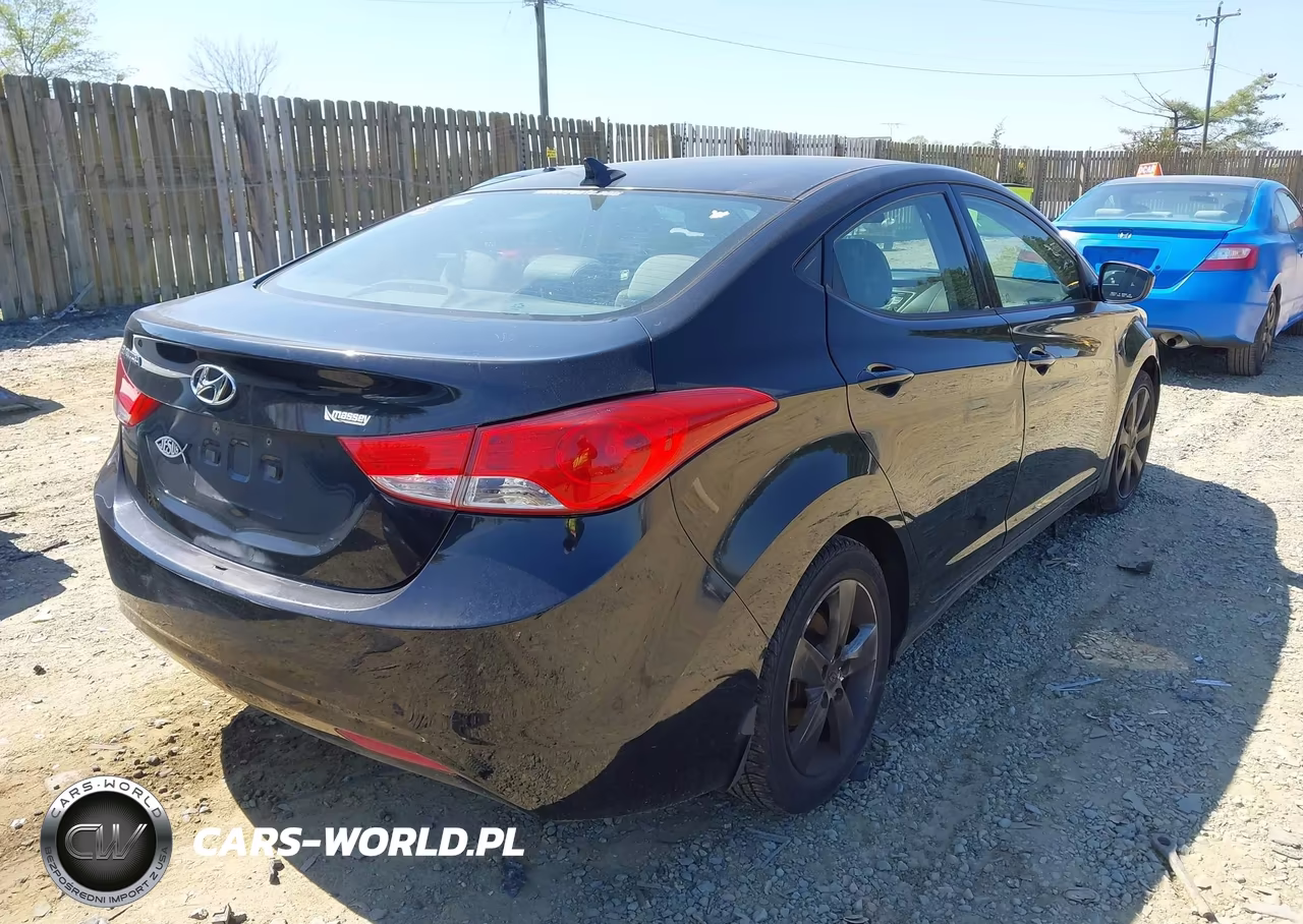 2013 Hyundai Elantra Gls VIN:5NPDH4AE7DH266944 - 4