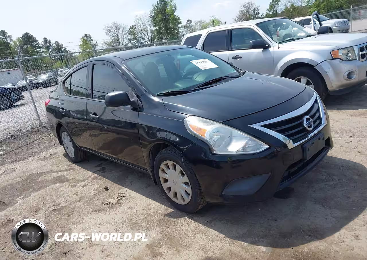 2015 Nissan Versa 1.6 S+