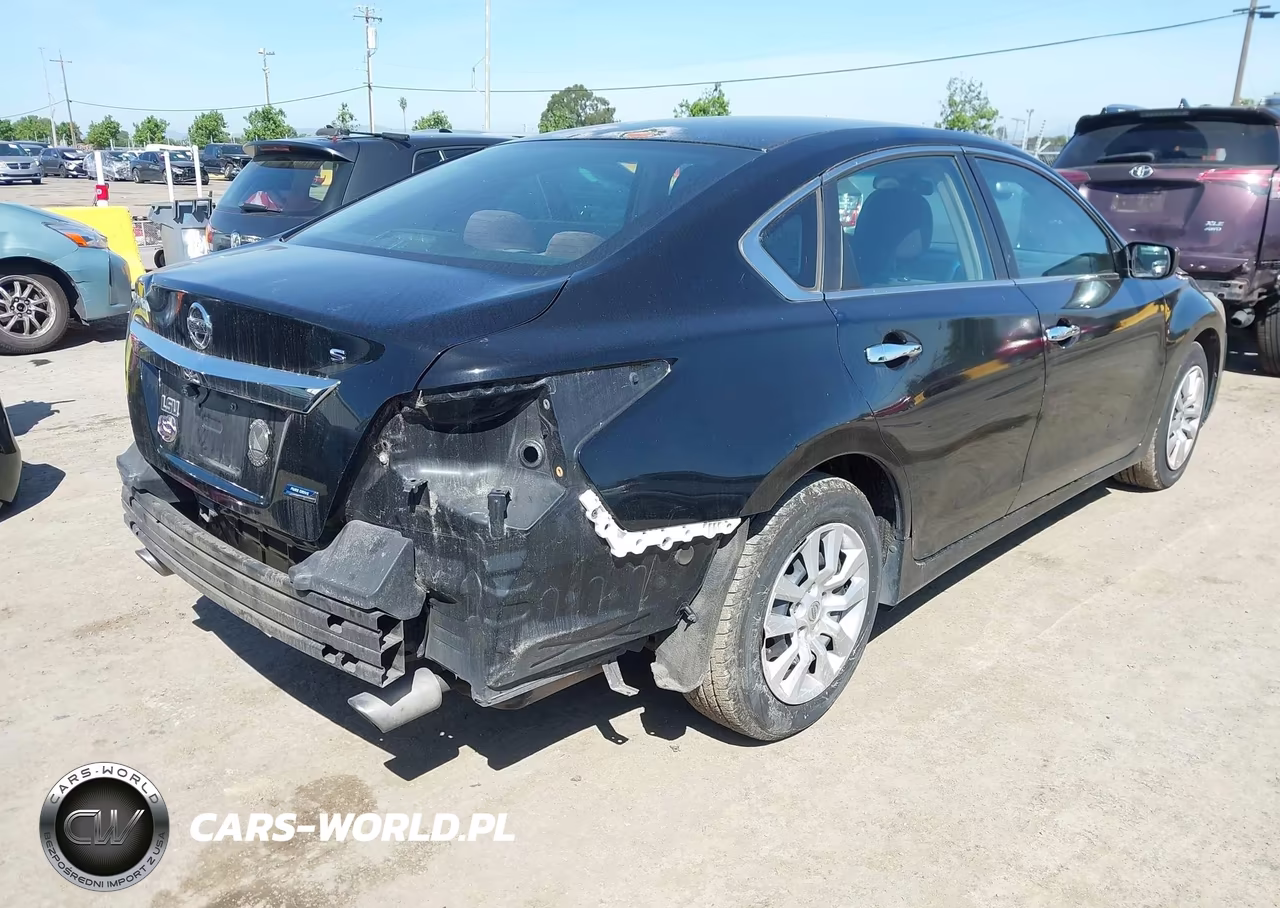 2013 Nissan Altima 2.5 S VIN:1N4AL3AP4DC143701 - 4