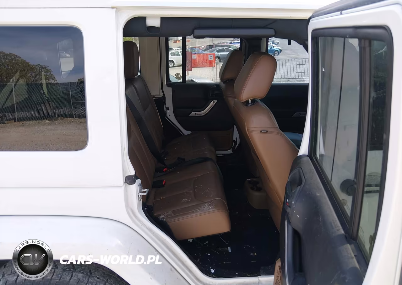 2016 Jeep Wrangler Unlimited Sahara VIN:1C4HJWEG6GL173720 - 8