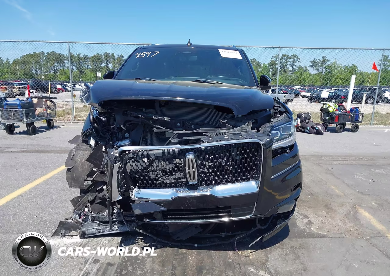 2022 Lincoln Navigator Reserve VIN:5LMJJ2LTXNEL01395 - 12