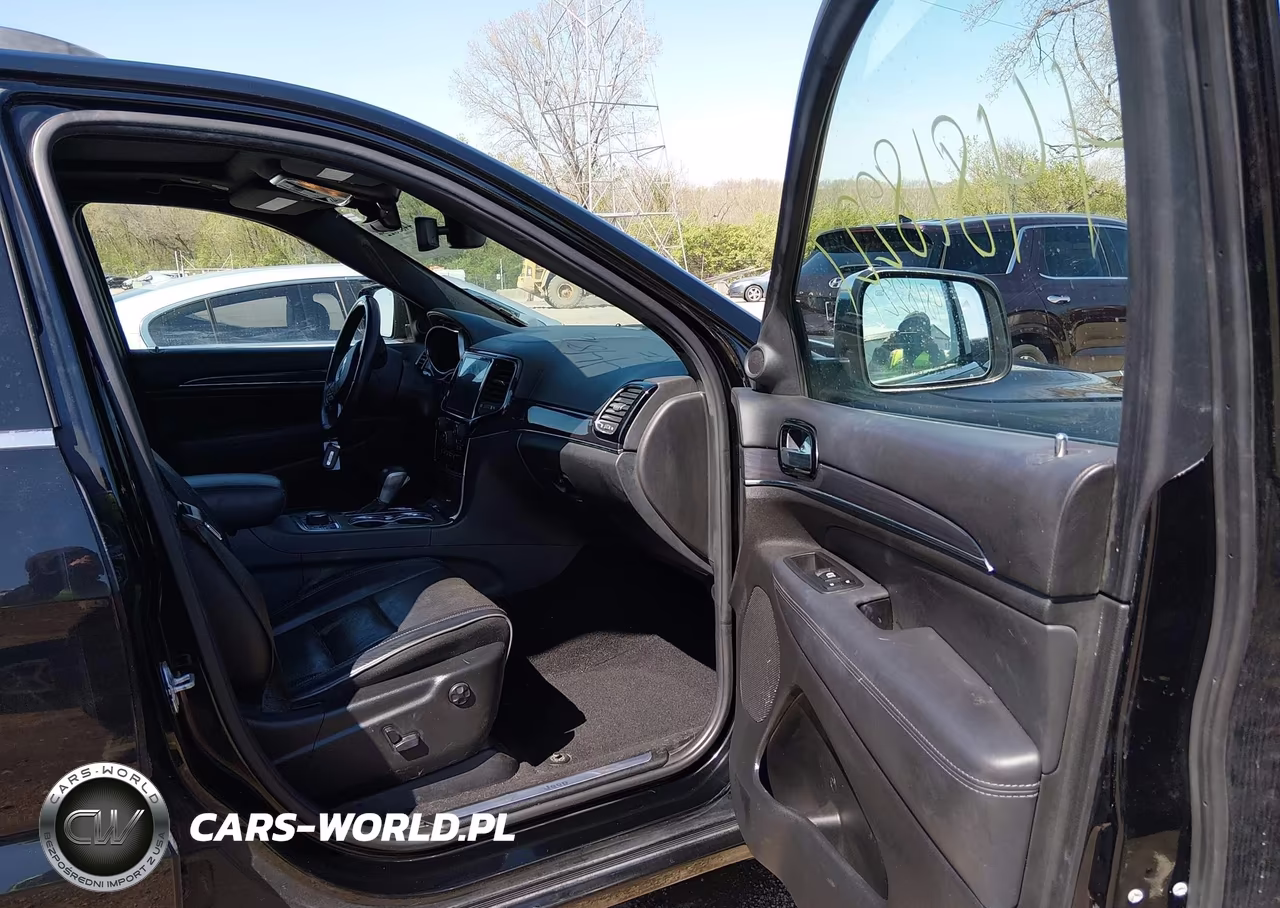 2019 Jeep Grand Cherokee Overland 4X4 VIN:1C4RJFCG2KC641684 - 5
