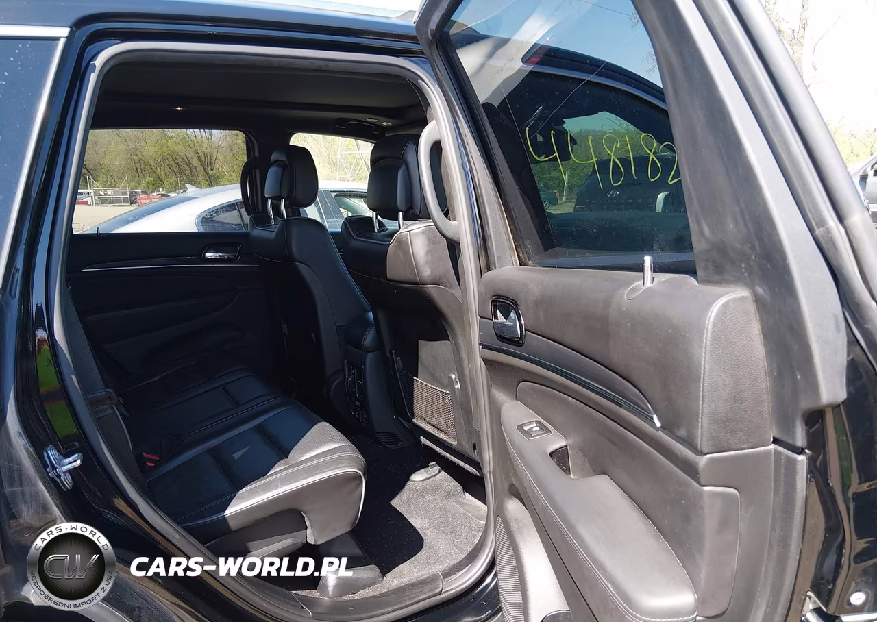2019 Jeep Grand Cherokee Overland 4X4 VIN:1C4RJFCG2KC641684 - 8