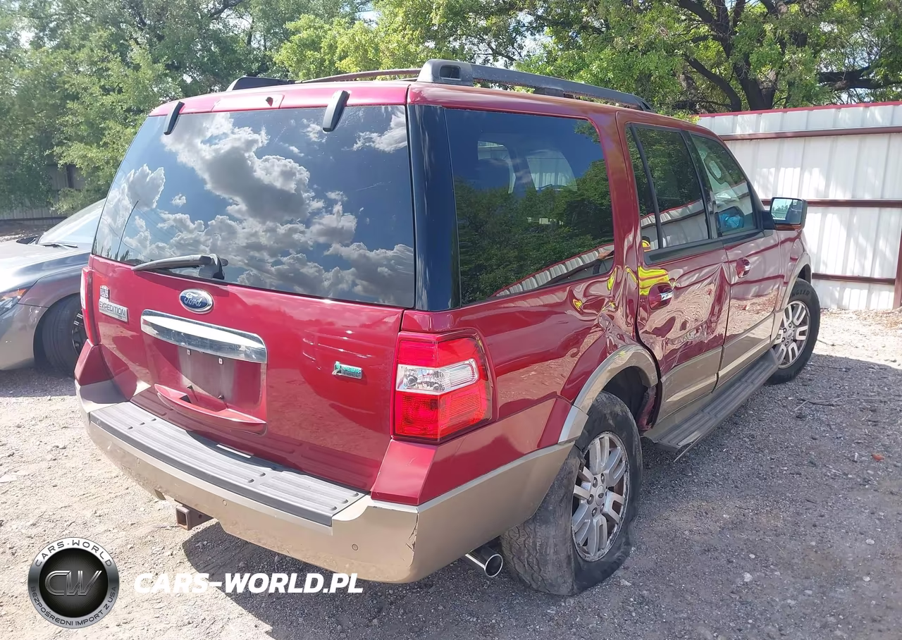 2013 Ford Expedition Xlt VIN:1FMJU1H50DEF33243 - 4