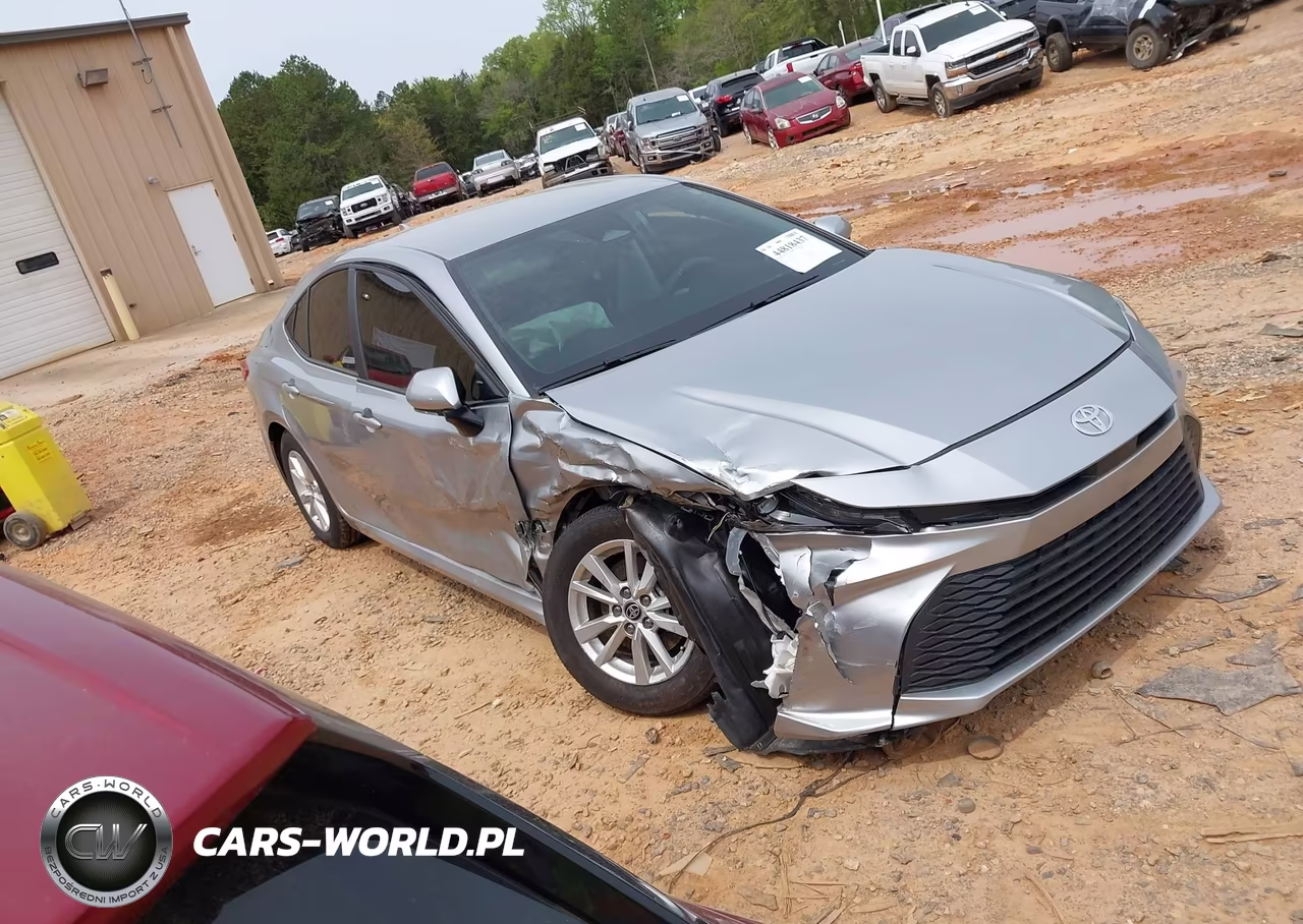 2025 Toyota Camry Le – zdjęcie 1 z 16