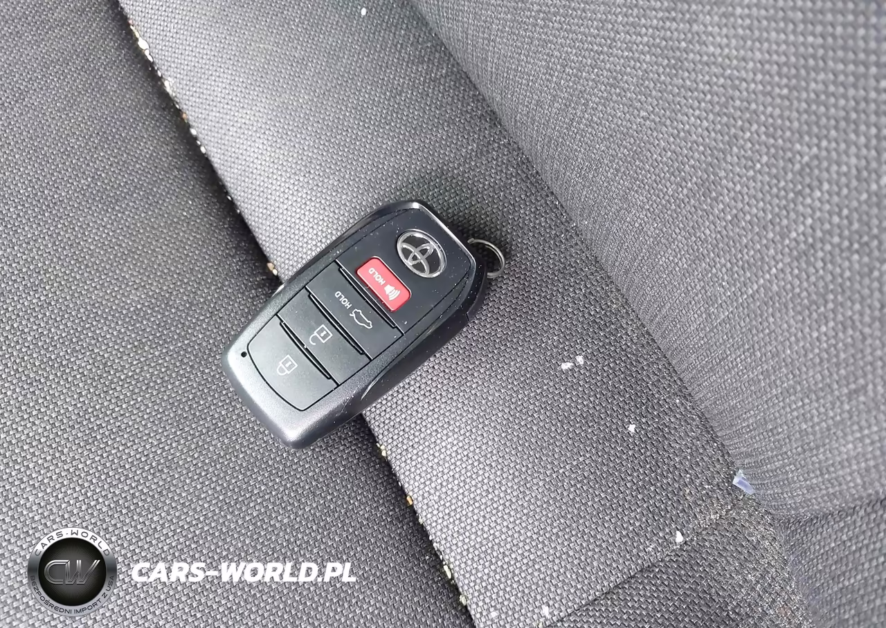 2025 Toyota Camry Le VIN:4T1DAACK3SU166375 - 11
